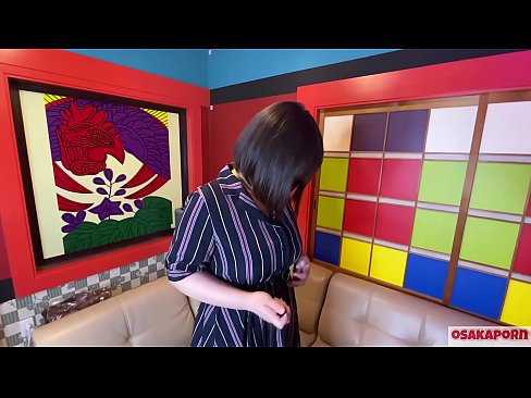 ❤️ Cutie Japanese pẹlu awọn omu nla ṣe baraenisere pẹlu awọn nkan isere ibalopọ ati pe o ni orgasm kan. O sọrọ ninu ifọrọwanilẹnuwo kan nipa iriri onibaje rẹ. Awọn ori omu nla ati obo ti o ni irun ti n kerora. Osaka onihoho ❤️  Ibalopo ❌❤